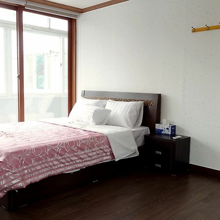 Happy Memory Hotel Jeonju Exterior photo