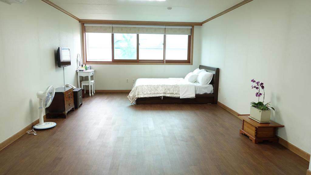 Happy Memory Hotel Jeonju Room photo