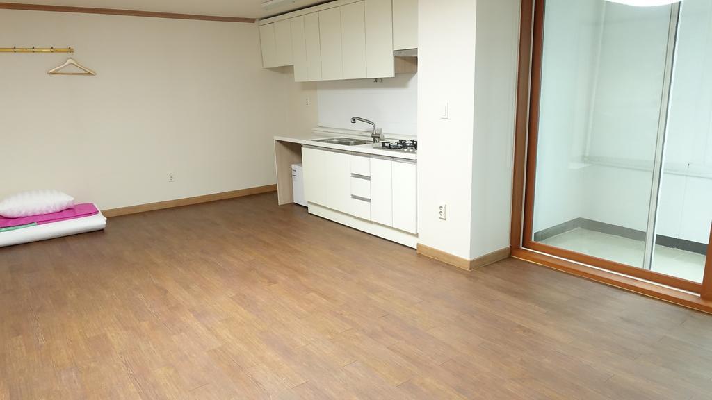 Happy Memory Hotel Jeonju Exterior photo