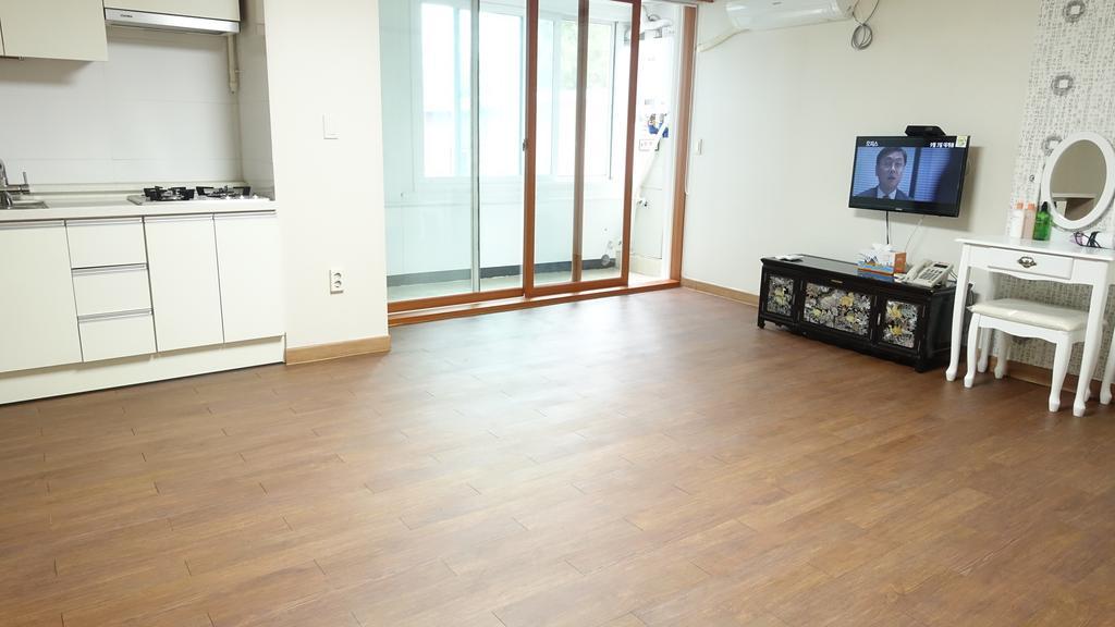 Happy Memory Hotel Jeonju Exterior photo